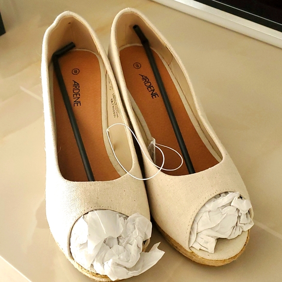 Brand New w/Tag Ardene Canvas Wedge Peep Toe Shoes - Picture 1 of 3